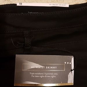 Hi- waist skinny jeans refuge+